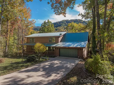 235 Timucua Trl, Waynesville, NC 28786
