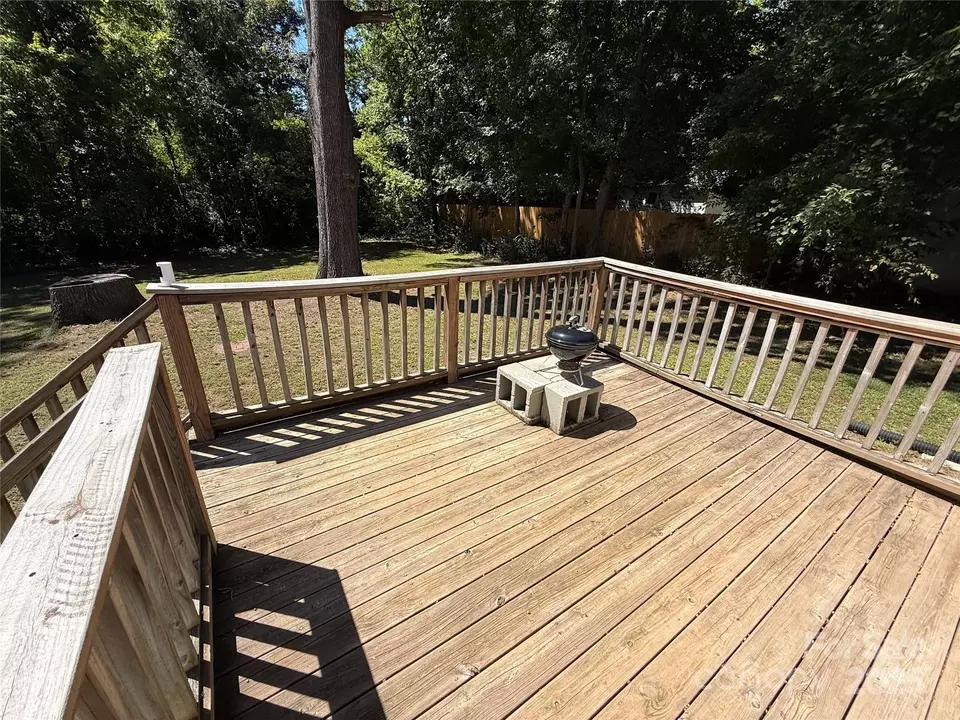 Exterior - 916 Taylor St, Kannapolis, NC 28083 photo 2 of 4