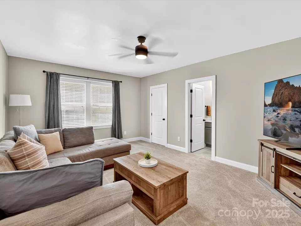 Living - 12220 Huntersville Concord Rd, Huntersville, NC 28078 photo 3 of 4