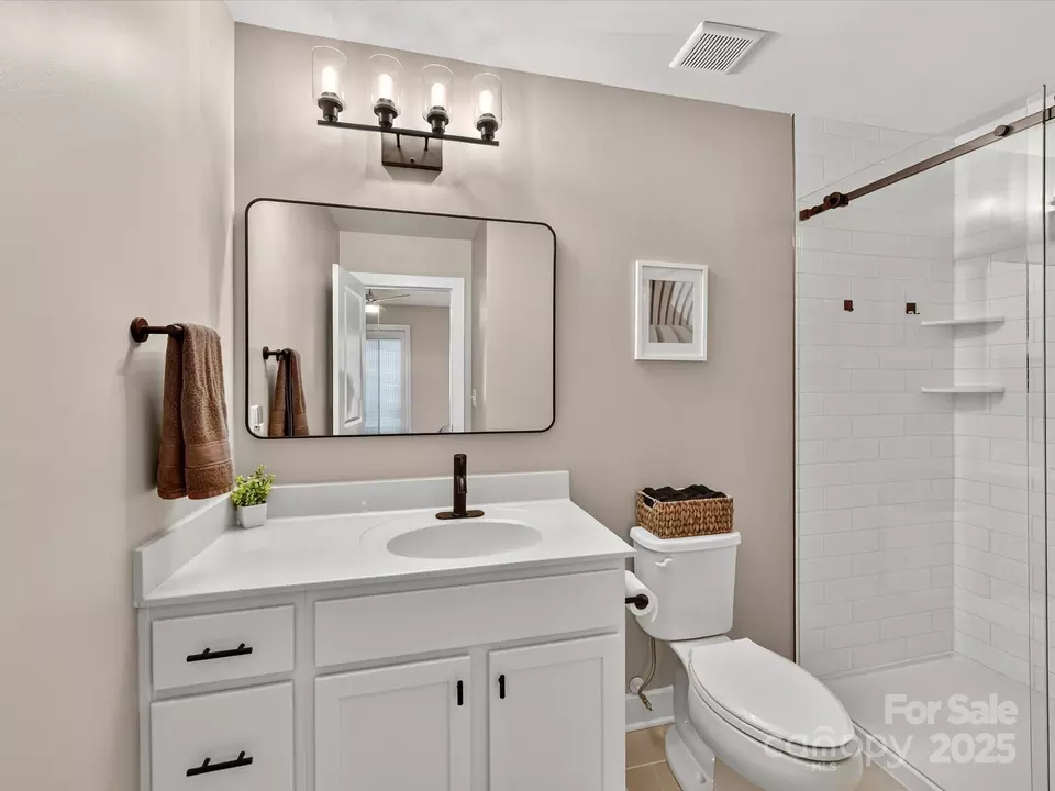 Bath - 12220 Huntersville Concord Rd, Huntersville, NC 28078 photo 2 of 6
