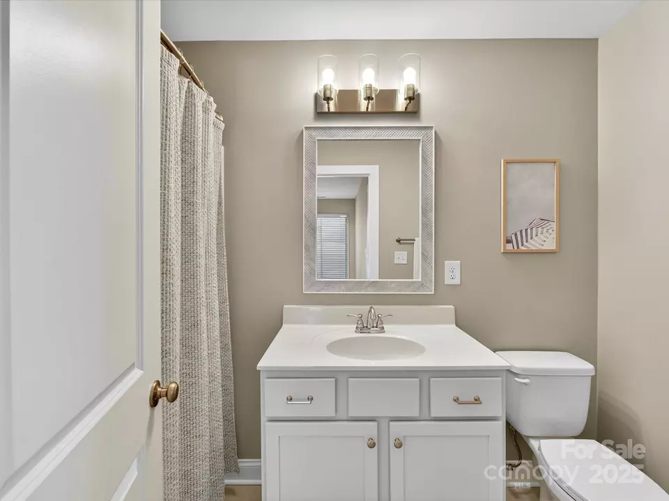 Bath - 12220 Huntersville Concord Rd, Huntersville, NC 28078 photo 4 of 6