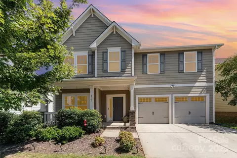 2107 Atwell Glen Ln, Pineville, NC 28134