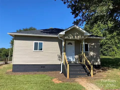 230 Mcarthur St, Forest City, NC 28043