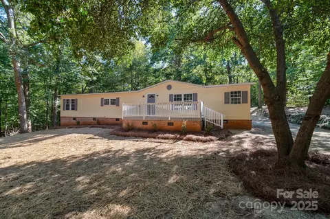 374 Gillscreek Dr, Lancaster, SC 29720