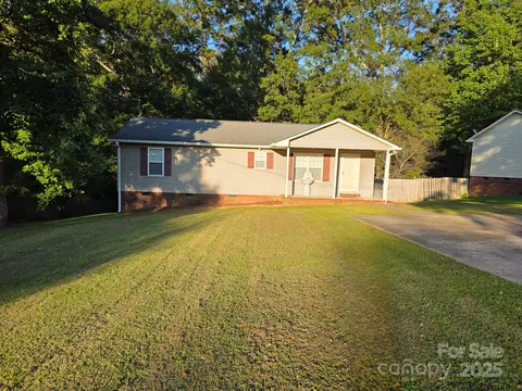 1676 Plyler Lake Rd, Gastonia, NC 28054