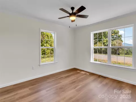185 Riverview Dr, Canton, NC 28716 photo 23