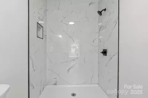 Bath - 4774 Thoreau Dr, Conover, NC 28613 photo 2 of 3
