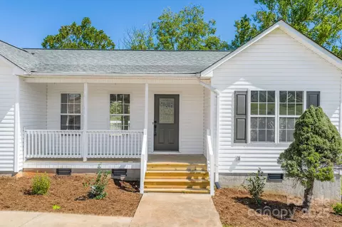 Exterior - 4774 Thoreau Dr, Conover, NC 28613 photo 2 of 5