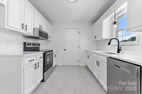 Kitchen - 4774 Thoreau Dr, Conover, NC 28613 photo 1 of 1