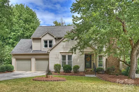 2017 Shannon Bridge Ln, Matthews, NC 28105