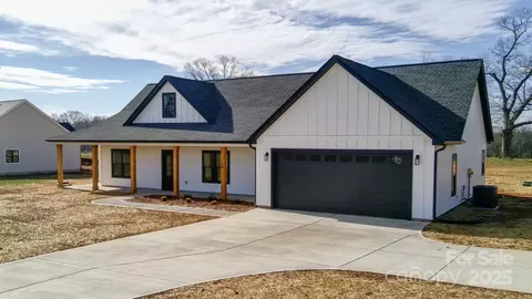 1568 Pleasant Grove Church Rd, Crouse, NC 28033