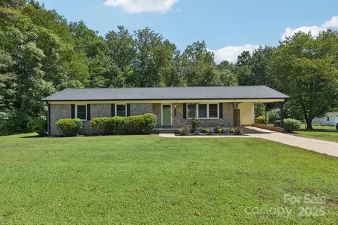 128 Vernon St, Cherryville, NC 28021