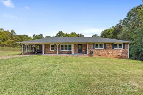 354 Crump Cir, Woodleaf, NC 27054