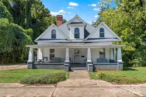 289 N Bridge St, Elkin, NC 28621