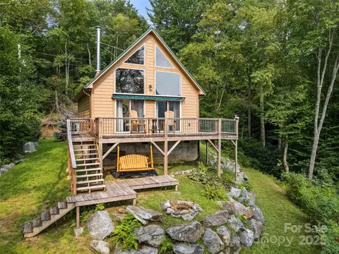 137 Green Mountain Rd, Maggie Valley, NC 28751