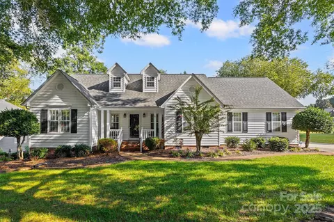 1482 White Hall Pl, Gastonia, NC 28056