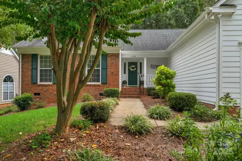 11106 Pale Hickory Ln, Charlotte, NC 28215