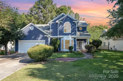 5529 Hedgecrest Pl, Charlotte, NC 28269