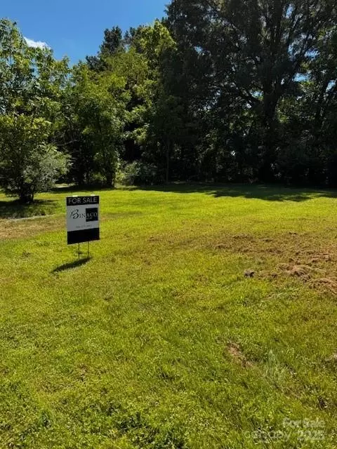 412 New St, Burlington, NC 27217