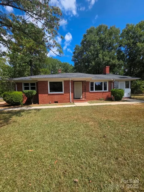 1913 Country Club Rd, Wadesboro, NC 28170