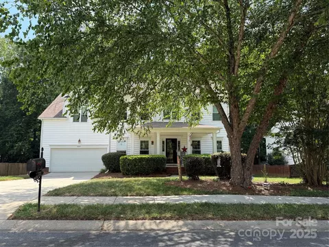 8307 Beardsley Dr, Charlotte, NC 28269
