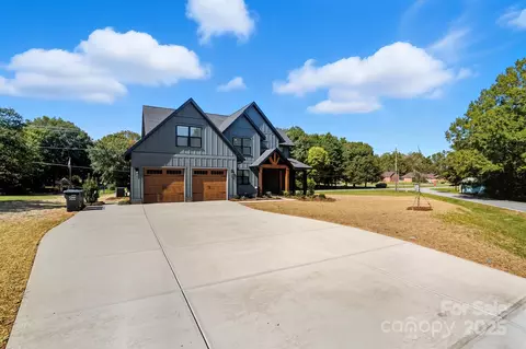 108 Smith Clemmer Rd, Mount Holly, NC 28120