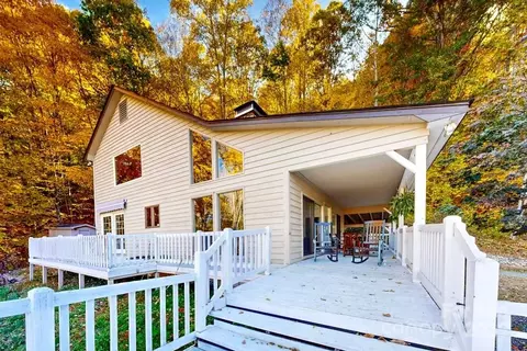 1299 Burnette Cove Rd, Canton, NC 28716