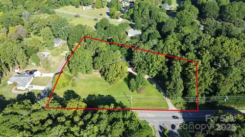 8911 Mount Holly Huntersville Rd, Huntersville, NC 28078