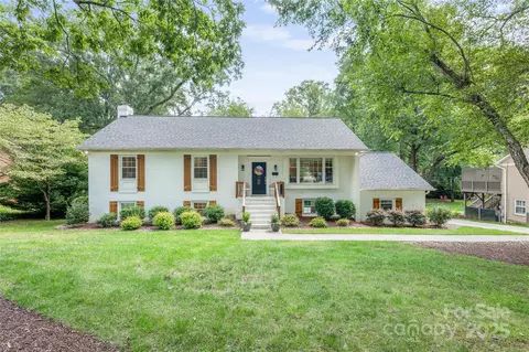 3101 Brookridge Ln, Charlotte, NC 28211