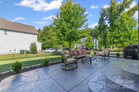 Exterior - 559 Daventry Ct, Clover, SC 29710 photo 2 of 4