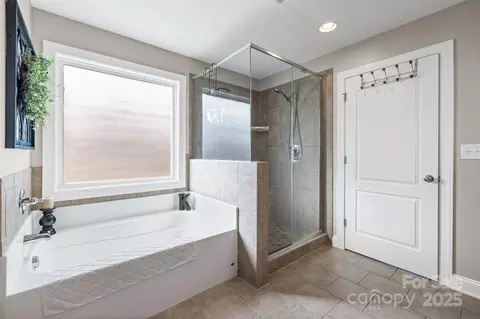 Bath - 559 Daventry Ct, Clover, SC 29710 photo 2 of 3