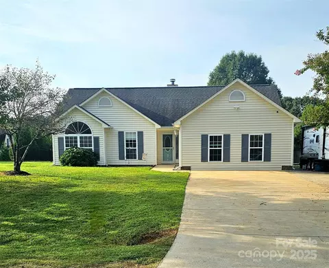 7883 Stillwater Dr, Sherrills Ford, NC 28673