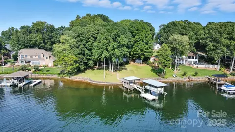 1765 Dogwood Hill Dr, Denver, NC 28037