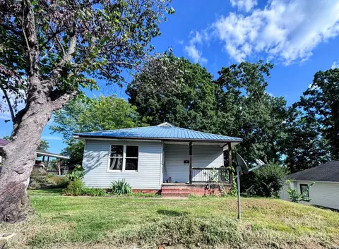 19 Thole St, Marion, NC 28752