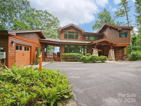 2128 Sleepy Hollow Dr, Waynesville, NC 28785