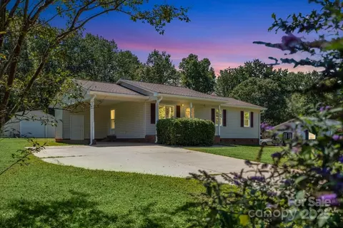 231 Pineland Ave, Shelby, NC 28152