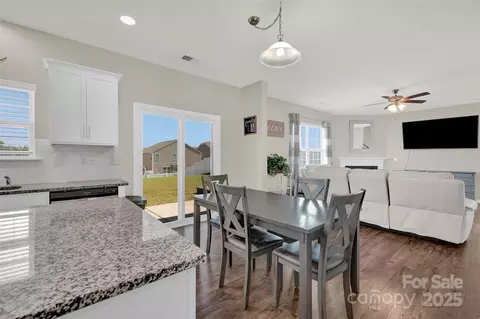 147 Kingsway Dr, Mooresville, NC 28115