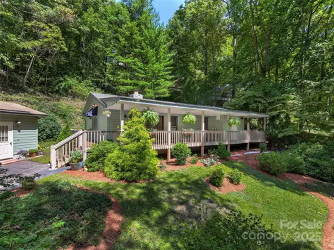 257 Cicada Dr, Maggie Valley, NC 28751