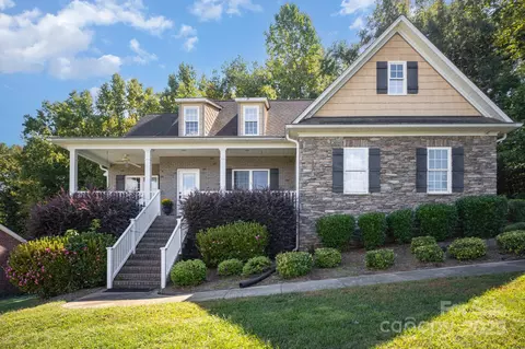 2509 Sandlewood Dr, Gastonia, NC 28054