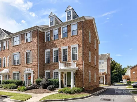14130 Fitzroy Ln, Charlotte, NC 28277