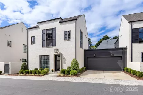 9021 Tynecastle Commons Ct, Charlotte, NC 28226