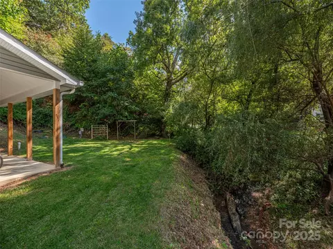 Exterior - 26 Azalea Dr, Clyde, NC 28721 photo 7 of 10