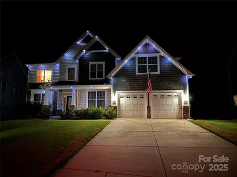 Exterior - 9890 Travertine Trl, Davidson, NC 28036 photo 11 of 13