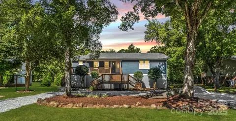 6106 Cambridge Dr, Harrisburg, NC 28075