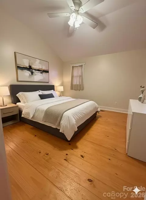 Bedroom - 54 Dee Cable Dr, Marion, NC 28752 photo 1 of 2