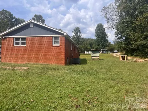 Exterior - 54 Dee Cable Dr, Marion, NC 28752 photo 6 of 6