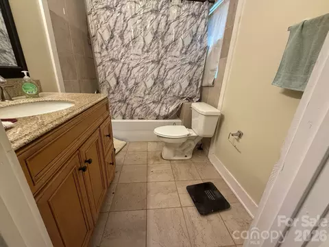 Bath - 54 Dee Cable Dr, Marion, NC 28752 photo 2 of 2