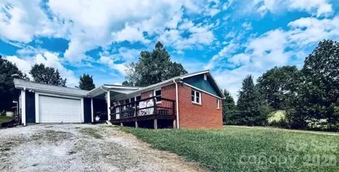 54 Dee Cable Dr, Marion, NC 28752