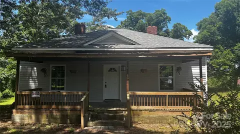 66 Holly St, Great Falls, SC 29055