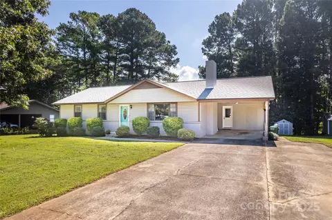 207 Timberlane Dr, Belmont, NC 28012